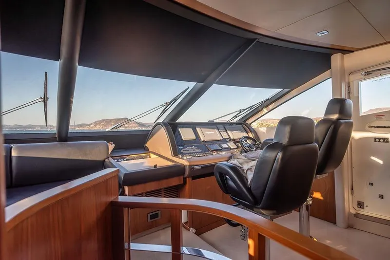 Slide: The Image of Luxurious helm of 2012 Sunseeker Manhattan 73 yacht with panoramic views. - 45