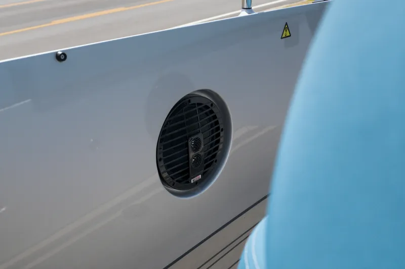 Slide: The Image of Side view of a 2026 Dutch American DA 53 vehicle with a circular vent. - 71