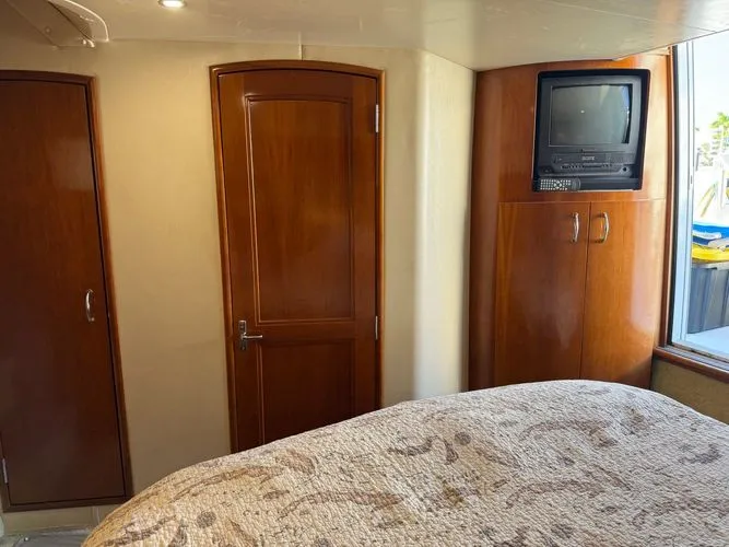 Slide: The Image of 2003 Carver 444 Cockpit Motor Yacht - Image 24 - 24