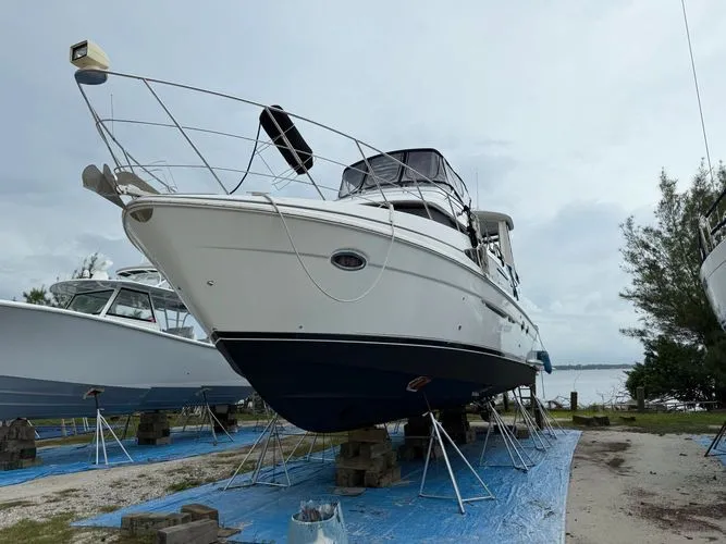 Slide: The Image of 2003 Carver 444 Cockpit Motor Yacht - Image 3 - 3