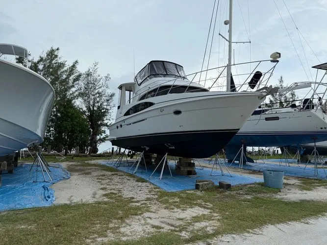 Slide: The Image of 2003 Carver 444 Cockpit Motor Yacht - Image 4 - 4