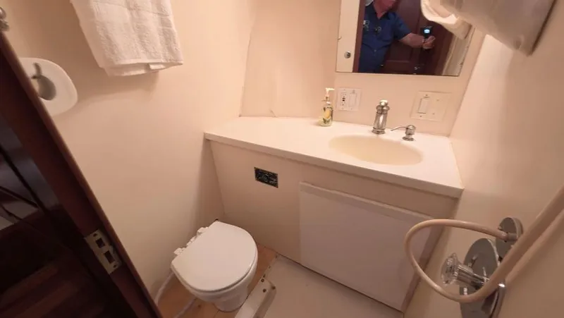 Slide: The Image of 1979 Hatteras 53 Sportfish - Image 13 - 13