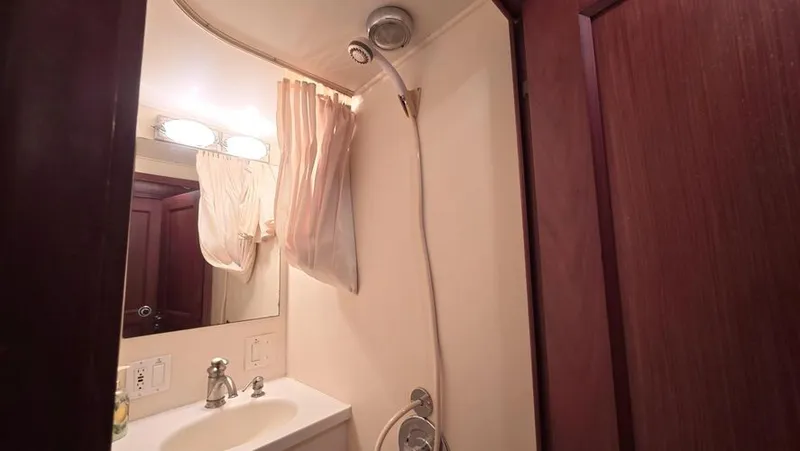 Slide: The Image of 1979 Hatteras 53 Sportfish - Image 16 - 16