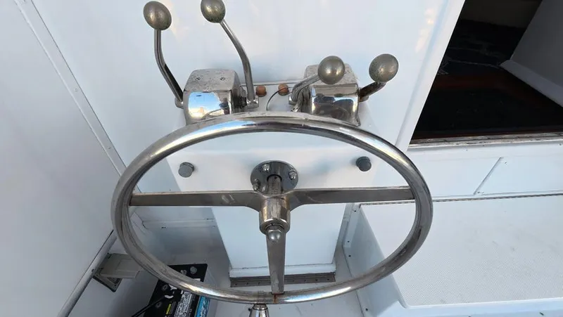 Slide: The Image of 1979 Hatteras 53 Sportfish - Image 21 - 21