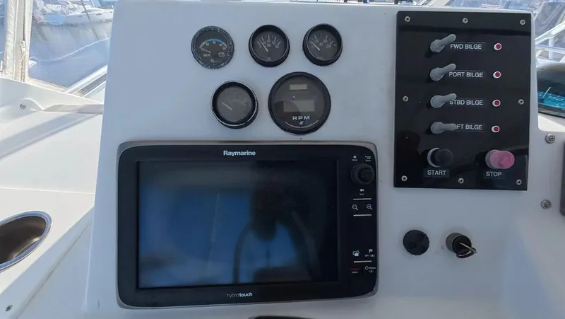 Slide: The Image of 1979 Hatteras 53 Sportfish - Image 22 - 22