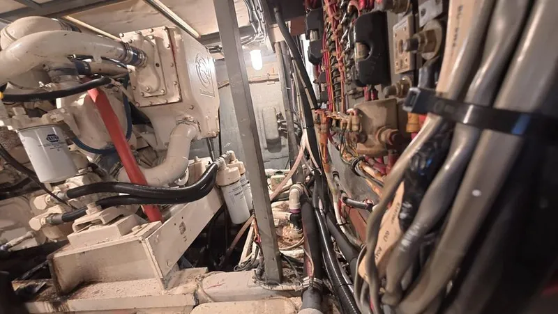 Slide: The Image of 1979 Hatteras 53 Sportfish - Image 38 - 38