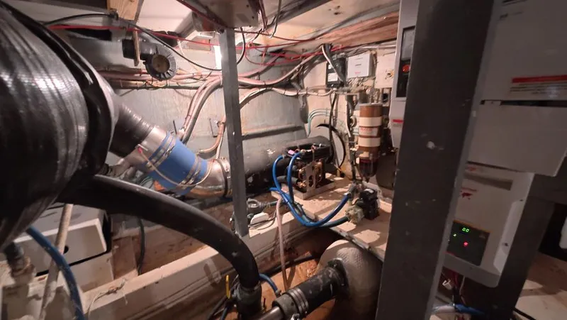 Slide: The Image of 1979 Hatteras 53 Sportfish - Image 40 - 40