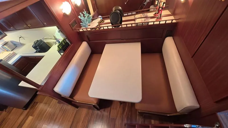 Slide: The Image of 1979 Hatteras 53 Sportfish - Image 7 - 7