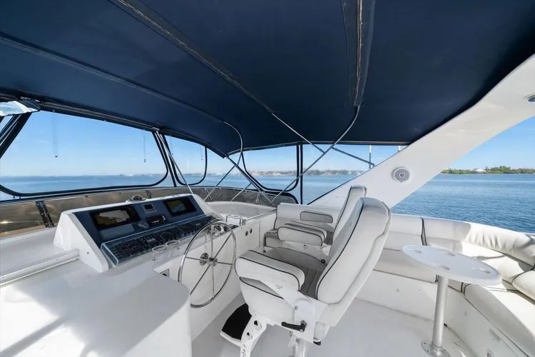 Slide: The Image of 2000 Ocean Alexander Pilot House - Image 11 - 11