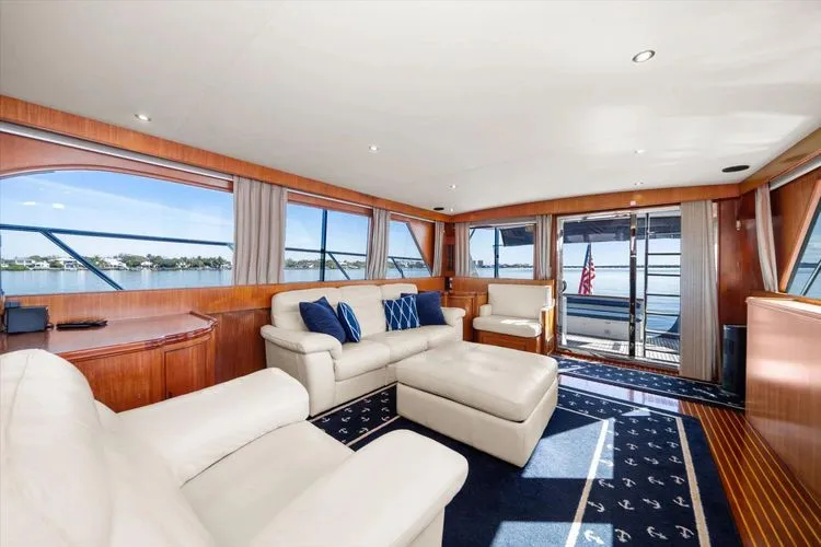 Slide: The Image of 2000 Ocean Alexander Pilot House - Image 22 - 22