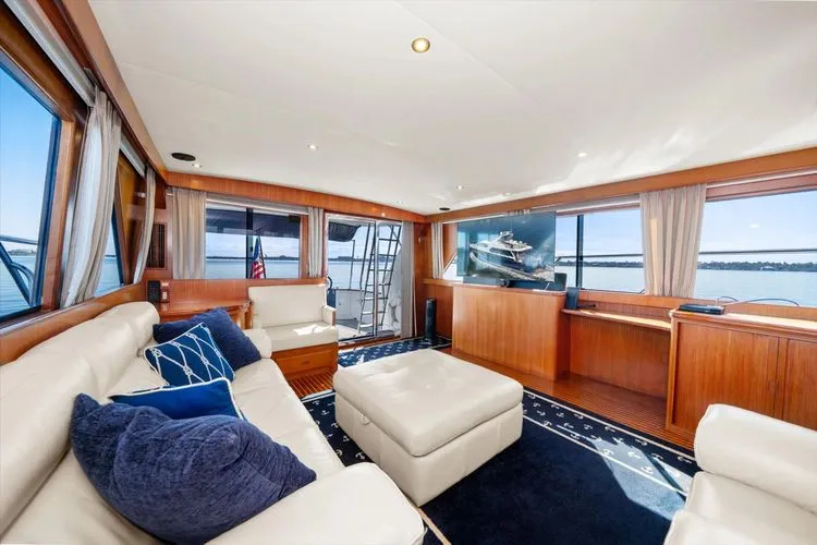 Slide: The Image of 2000 Ocean Alexander Pilot House - Image 26 - 26