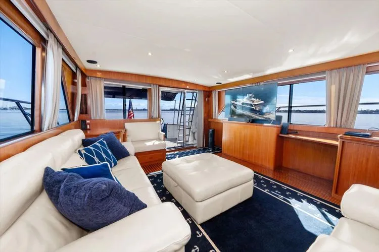 Slide: The Image of 2000 Ocean Alexander Pilot House - Image 27 - 27