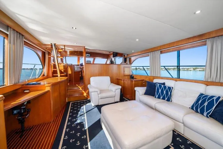 Slide: The Image of 2000 Ocean Alexander Pilot House - Image 30 - 30