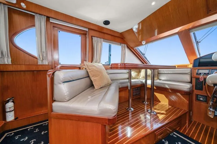 Slide: The Image of 2000 Ocean Alexander Pilot House - Image 32 - 32