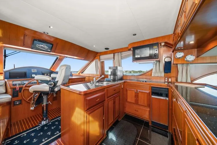 Slide: The Image of 2000 Ocean Alexander Pilot House - Image 34 - 34