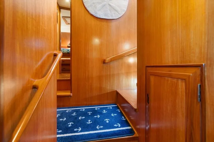 Slide: The Image of 2000 Ocean Alexander Pilot House - Image 40 - 40