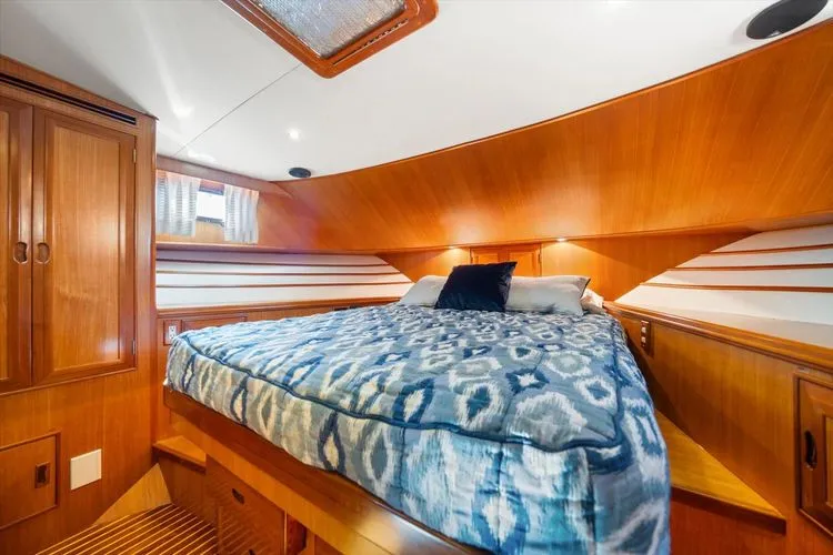 Slide: The Image of 2000 Ocean Alexander Pilot House - Image 50 - 50