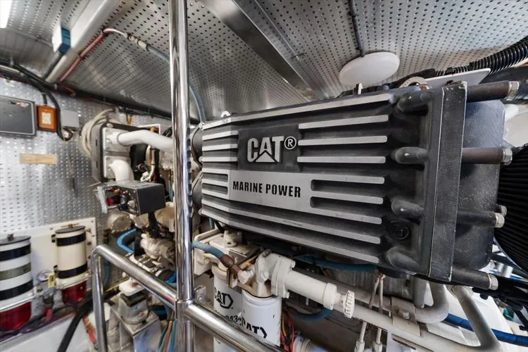 Slide: The Image of 2000 Ocean Alexander Pilot House - Image 61 - 61