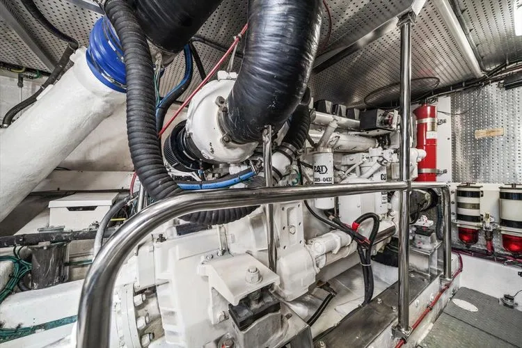 Slide: The Image of 2000 Ocean Alexander Pilot House - Image 63 - 63