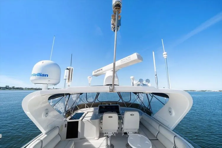 Slide: The Image of 2000 Ocean Alexander Pilot House - Image 8 - 8