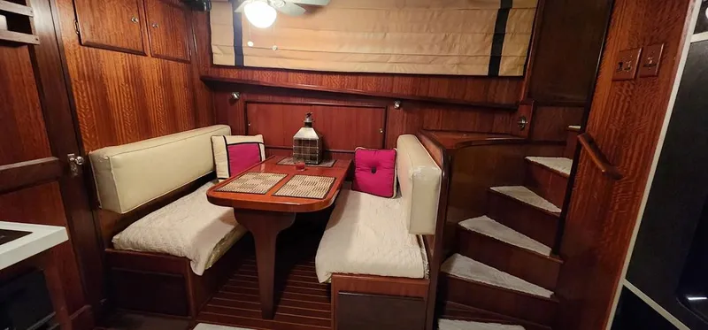 Slide: The Image of 1972 Hatteras 53 Motor Yacht - Image 8 - 8