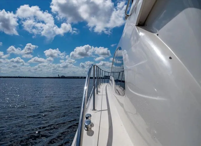 Slide: The Image of 2007 Sea Ray 52 Sedan Bridge - Image 13 - 13