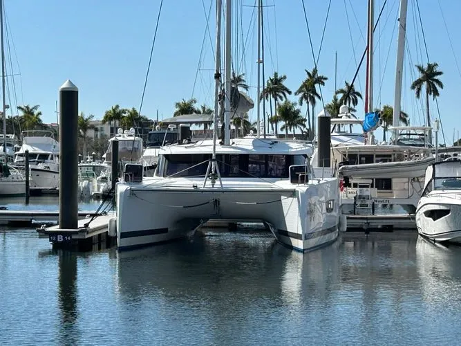 Slide: The Image of 2021 Fountaine Pajot Isla 40 - Image 3 - 3