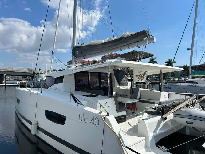 Slide: The Image of 2021 Fountaine Pajot Isla 40 - Image 6 - 6