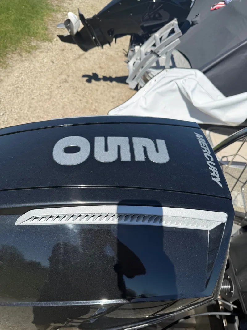 Slide: The Image of Mercury engine on a 2019 Barletta Lusso 23UC boat. - 7