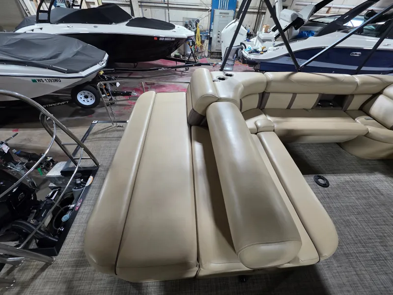 Slide: The Image of Interior of a 2019 Harris 250 CR boat. - 11
