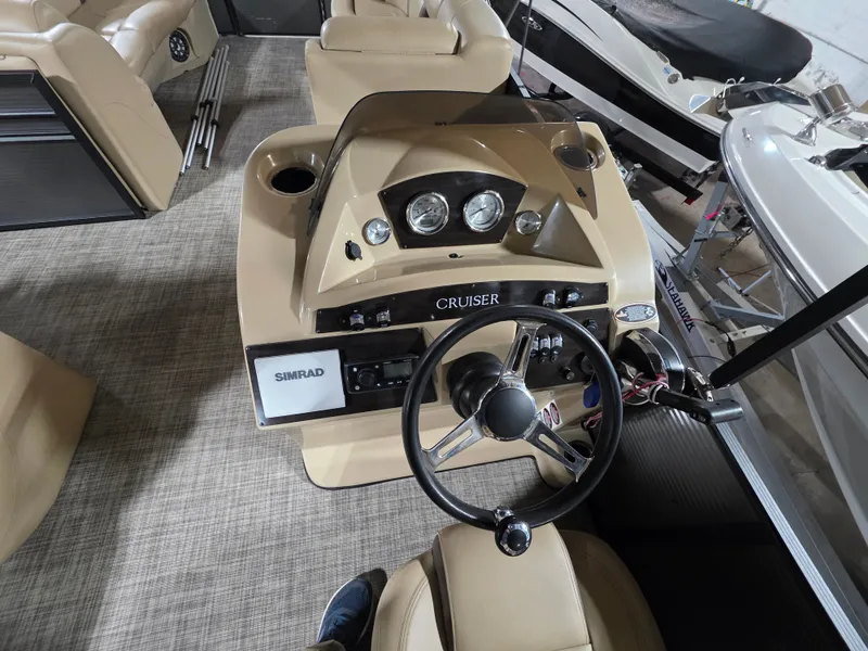 Slide: The Image of Interior view of a 2019 Harris 250 CR boat. - 7