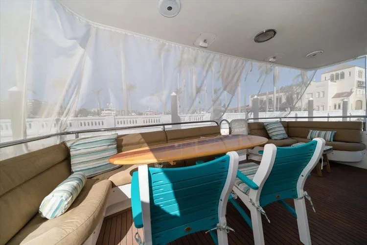 Slide: The Image of 1997 Lazzara Eb 76 - Image 11 - 11