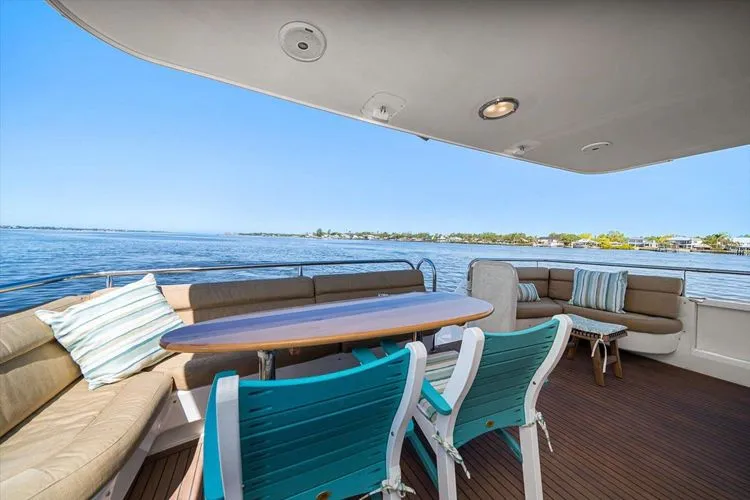 Slide: The Image of 1997 Lazzara Eb 76 - Image 15 - 15