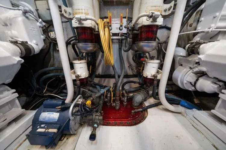 Slide: The Image of 1997 Lazzara Eb 76 - Image 20 - 20