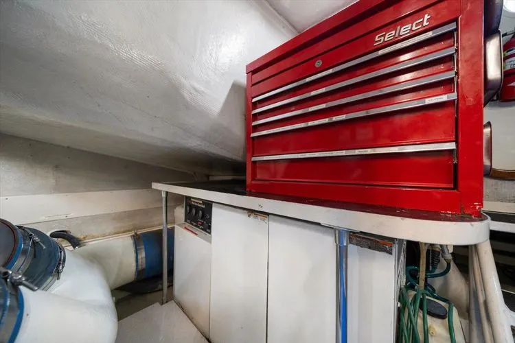 Slide: The Image of 1997 Lazzara Eb 76 - Image 22 - 22