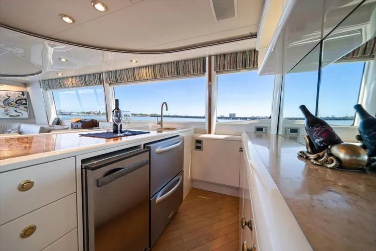 Slide: The Image of 1997 Lazzara Eb 76 - Image 29 - 29