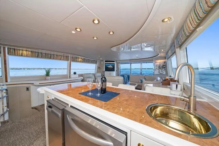 Slide: The Image of 1997 Lazzara Eb 76 - Image 33 - 33