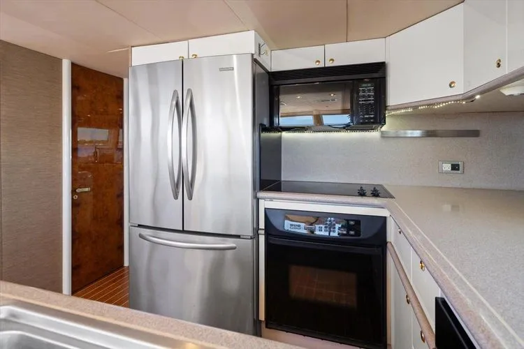 Slide: The Image of 1997 Lazzara Eb 76 - Image 39 - 39