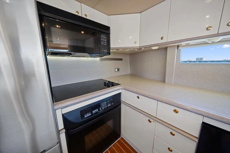 Slide: The Image of 1997 Lazzara Eb 76 - Image 40 - 40