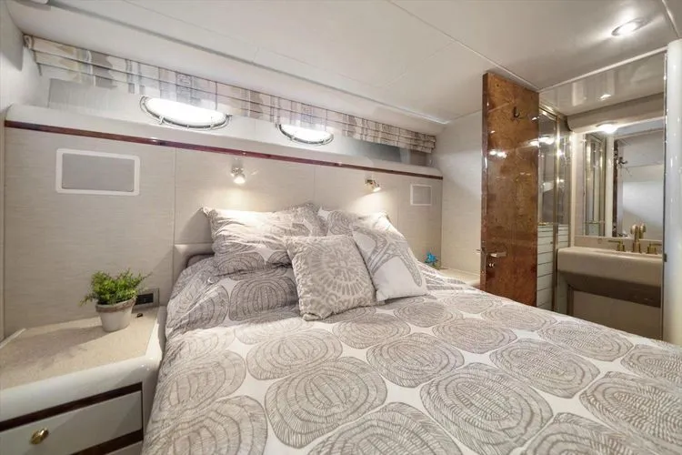 Slide: The Image of 1997 Lazzara Eb 76 - Image 58 - 58