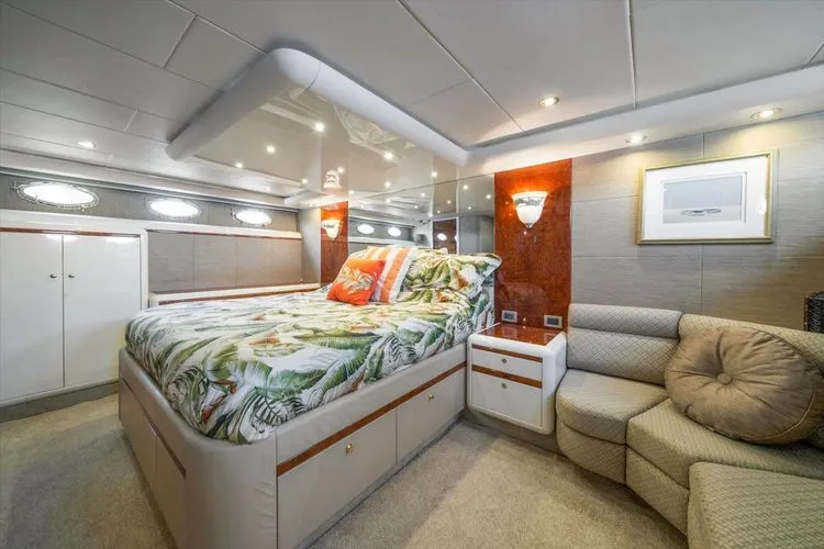 Slide: The Image of 1997 Lazzara Eb 76 - Image 6 - 6