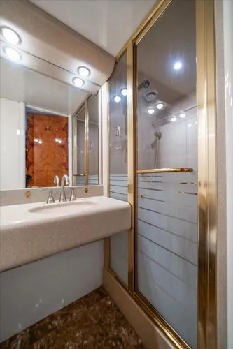 Slide: The Image of 1997 Lazzara Eb 76 - Image 63 - 63