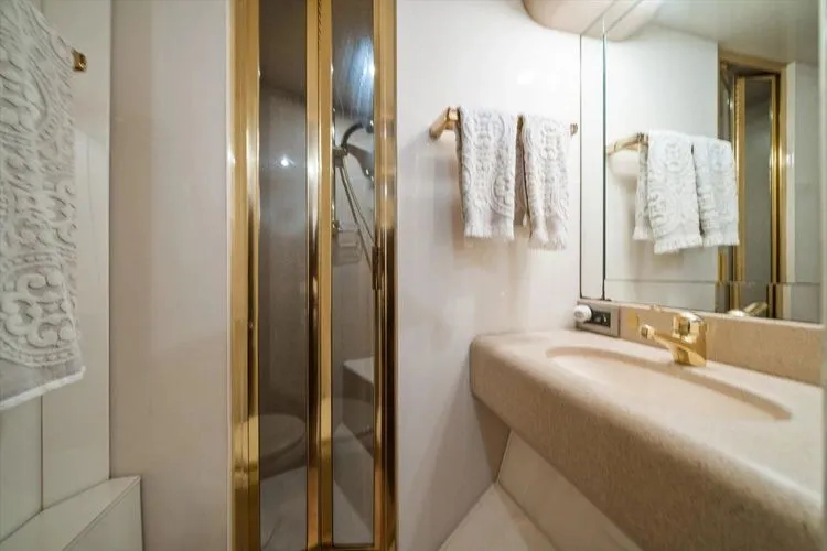 Slide: The Image of 1997 Lazzara Eb 76 - Image 64 - 64