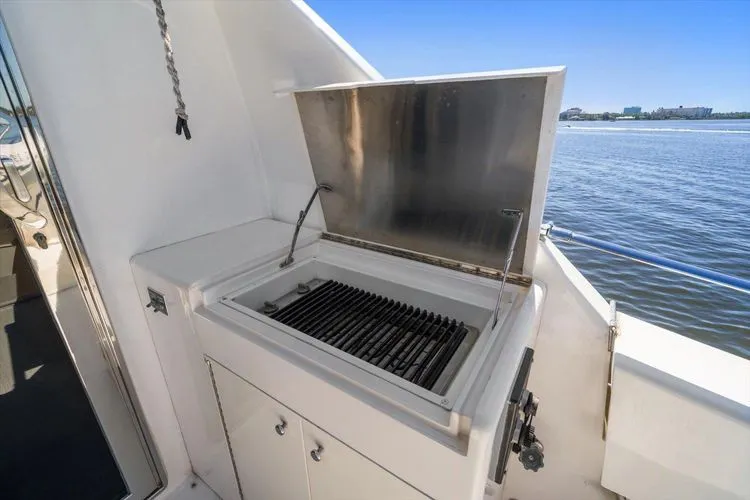 Slide: The Image of 1997 Lazzara Eb 76 - Image 79 - 79