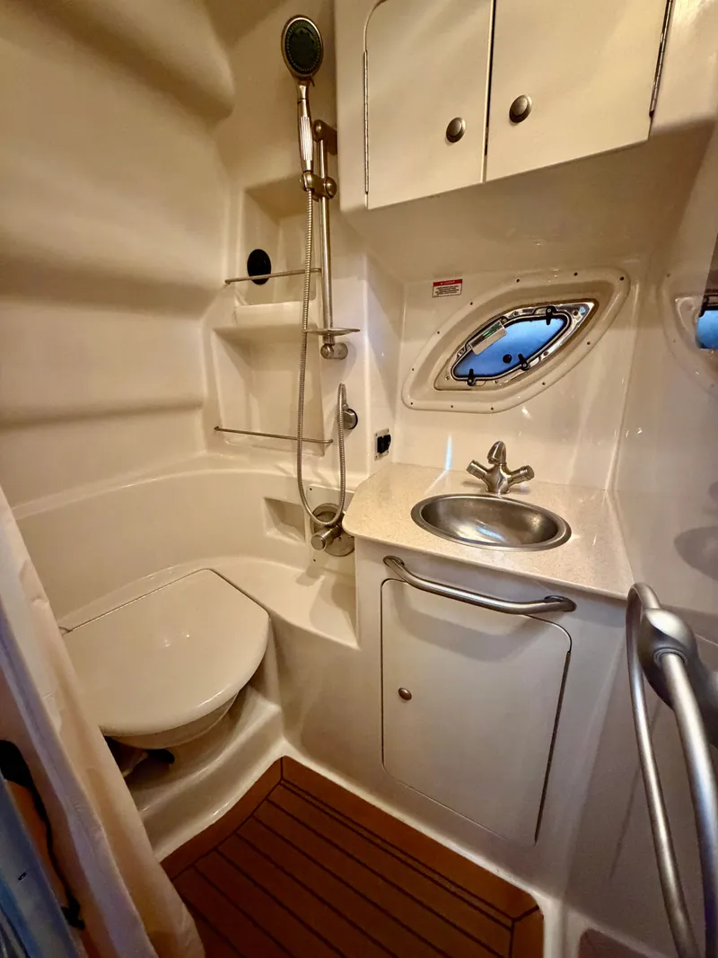 Slide: The Image of Sea Ray Sundancer 330 2008 - 7