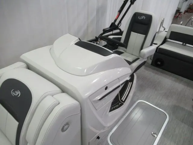 Slide: The Image of Barletta CORSA 23UC TRITOON 2021 - 4