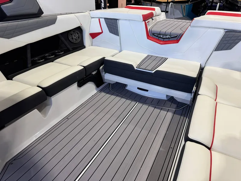 Slide: The Image of Nautique Super Air Nautique S23 2023 - 15