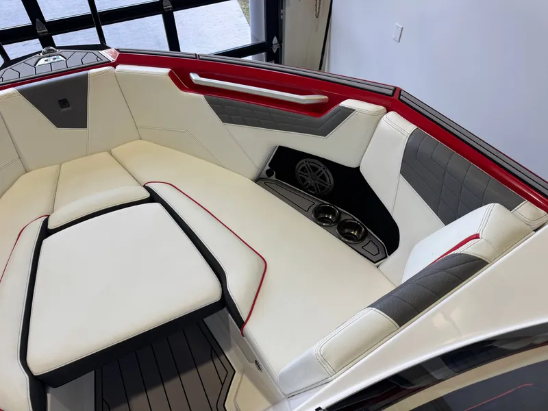 Slide: The Image of Nautique Super Air Nautique S23 2023 - 18