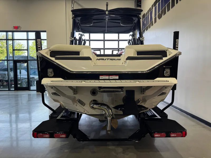 Slide: The Image of Nautique Super Air Nautique S23 2023 - 6