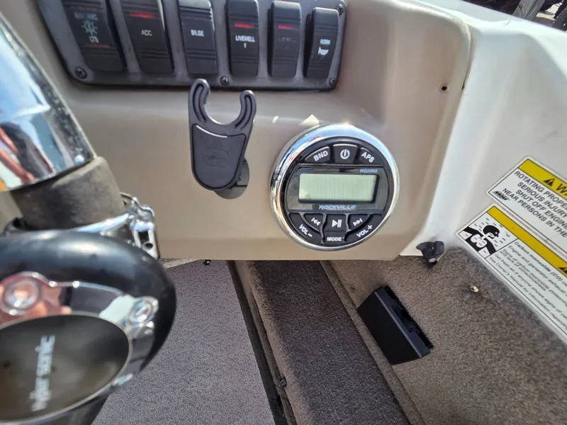 Slide: The Image of MirroCraft 1685 Troller EXP 2014 - 15